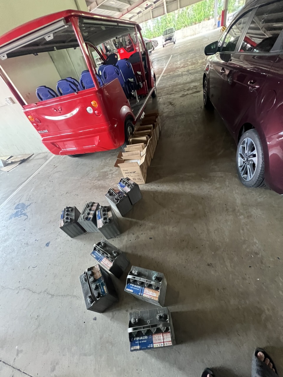 Ắc quy rocket cho xe nâng người xe chà sàn xe golf 